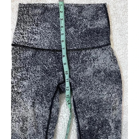 LULULEMON LEGGINGS SIZE 6 - Picture 6 of 9